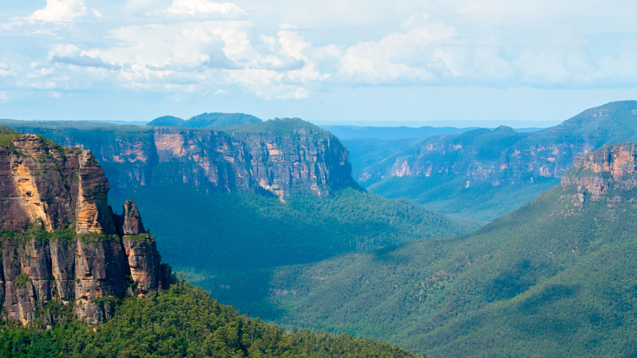 Read more about the article Protected: It takes a village to raise a child: community healing for traumatised children and youth with the “Here you, hear me” card game — Kwong Ka Fai and Wong Sau Mui 